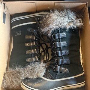 NEW Sorel Women’s Joan of Artic Boot size 10 insulated waterproof